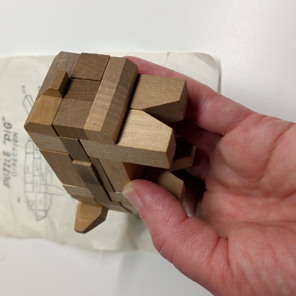 🗝️FREE  Wood Puzzle Pig - Picture 3 of 7